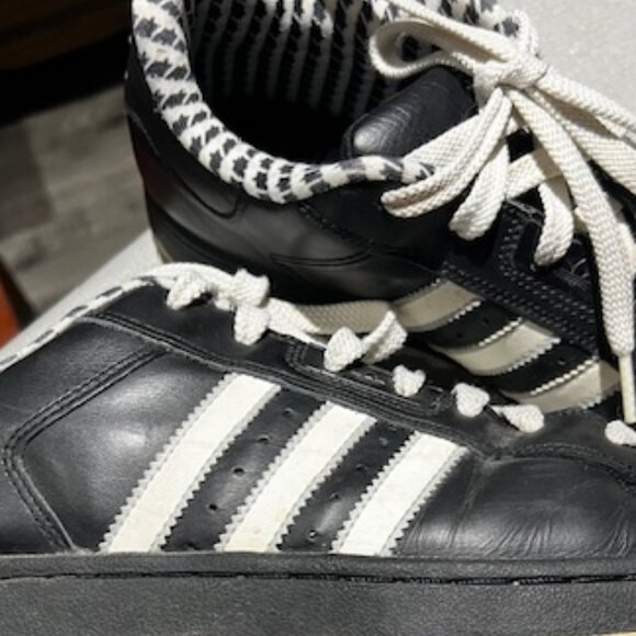 Adidas Sneakers Athletic Shoes - Picture 3 of 5